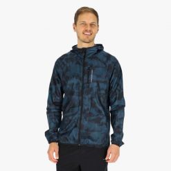 Kurtka → trening → męska → Swedemount → Packable Wind Jacket → szybkoschnąca. Niebieskie kurtki męskie SWEDEMOUNT, m, bez wzorów, z softshellu, do biegania. Za 199.99 zł.
