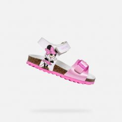 Sandały Geox Model B Sandal Chalki Girl Kolor Biały. Białe sandały dziewczęce Geox, z gumy, bez zapięcia. Za 189.99 zł.