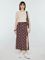 Spódnica damska midi w kwiatowy wzór brązowa Shimenita 804. Brązowe spódnice damskie Big Star, l, bez wzorów, z materiału, klasyczne, midi. Za 179.99 zł.