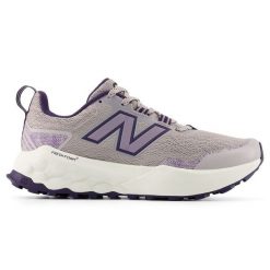 Buty damskie New Balance Fresh Foam Garoé v2 WGARO9TS – beżowe. Brązowe obuwie sportowe damskie New Balance, bez wzorów, z materiału, do biegania. Za 529.99 zł.