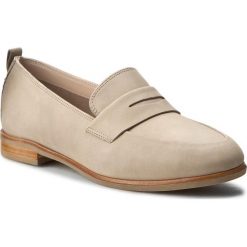 Półbuty CLARKS - Alania Belle 261258564 Sand Nubuck. Brązowe półbuty damskie Clarks, z nubiku. W wyprzedaży za 239.00 zł.