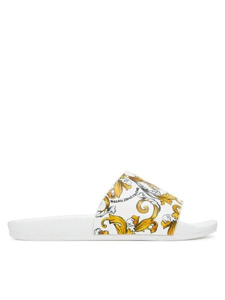 Versace Jeans Couture Klapki 78VA3SQ3 Biały. Białe klapki damskie Versace Jeans Couture, bez wzorów, z jeansu, bez obcasa. Za 157.99 zł.