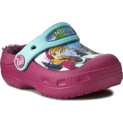 Kapcie CROCS - CC Frozen Lined Clog 201408 Berry. Kapcie damskie marki Crocs. W wyprzedaży za 169.00 zł.