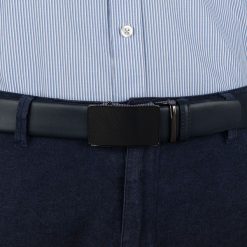 Pasek męski skórzany 3,5 cm klamra automatyczna Beltimore granatowy 02-543 : Kolory - granatowy, Rozmiar pasków - r.110-125 cm. Niebieskie paski damskie bez wzorów, ze skóry, wizytowe. Za 64.99 zł.
