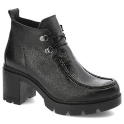 Czarne Botki Armodo Eleganckie Obuwie Damskie. Czarne botki damskie Armodo, ze skóry, bez obcasa, na obcasie. Za 349.00 zł.