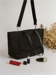 Torba shopper - czarny. Czarne torebki shopper damskie Sinsay, bez wzorów, bez dodatków. Za 49.99 zł.