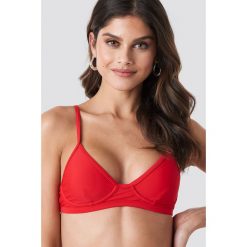NA-KD Swimwear Góra bikini z profilowanymi miseczkami - Red. Bikini damskie marki NA-KD Swimwear. Za 80.95 zł.