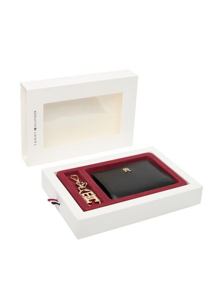 Tommy Hilfiger Zestaw portfel i brelok Med Za W/Flap + Charm AW0AW18041 Czarny. Czarne portfele damskie Tommy Hilfiger, bez wzorów, ze skóry. Za 319.99 zł.
