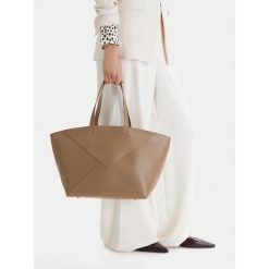 Torebka GINO ROSSI. Brązowe torebki do ręki damskie Gino Rossi, bez wzorów, bez dodatków. Za 279.99 zł.