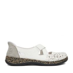 Półbuty Rieker. Białe półbuty damskie Rieker, bez wzorów, bez obcasa, na płaskiej podeszwie, bez zapięcia. Za 359.99 zł.