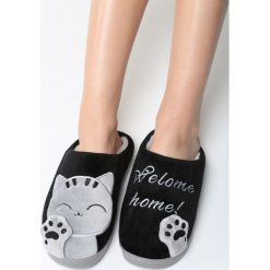 Czarne Kapcie Inside Out. Kapcie damskie marki Born2be. Za 29.99 zł.