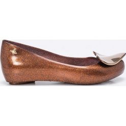 Melissa - Baleriny Anglomania by Vivienne Westwood. Brązowe baleriny damskie Melissa, z kauczuku. W wyprzedaży za 359.90 zł.