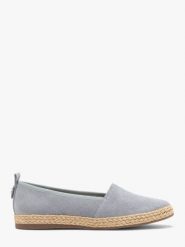 Niebieskie espadryle ze skóry welurowej. Niebieskie espadryle damskie Ryłko, bez wzorów, ze skóry, z okrągłym noskiem, bez obcasa, na płaskiej podeszwie, bez zapięcia. W wyprzedaży za 229.99 zł.