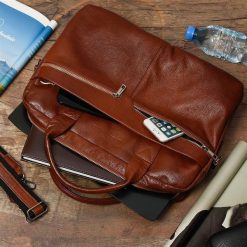 Beltimore torba męska skórzana Duża brązowa laptop J14. Brązowe torby na laptopa męskie bez wzorów. Za 419.90 zł.