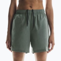 Spodenki do biegania damskie On 5" Core. Zielone szorty sportowe damskie On, s, bez wzorów, z elastanu, do biegania. Za 289.99 zł.
