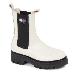Sztyblety Tommy Jeans. Białe botki damskie Tommy Jeans, z jeansu, bez obcasa, na płaskiej podeszwie, bez zapięcia. Za 649.99 zł.