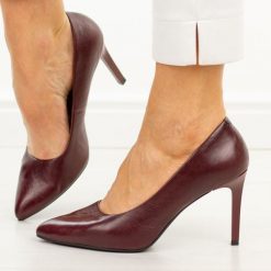Bordowe skórzane szpilki damskie Sergio Leone 1339. Czerwone szpilki damskie Sergio Leone, bez wzorów, ze skóry, bez obcasa, bez zapięcia. Za 299.00 zł.