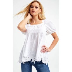 Bluzka BLUGIRL BLUMARINE. Bluzki damskie Blugirl Blumarine, bez wzorów, bez kołnierzyka, bez ramiączek. W wyprzedaży za 487.07 zł.
