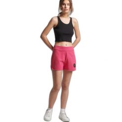 Spodenki turystyczne damskie Superdry Vintage Cali. Czerwone szorty damskie Superdry., s, bez wzorów, z bawełny, vintage. W wyprzedaży za 126.00 zł.