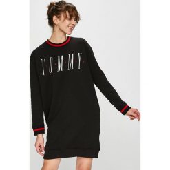Tommy Jeans - Sukienka. Sukienki damskie marki Tommy Jeans. Za 499.90 zł.