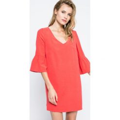 Answear - Sukienka Blossom Mood. Pomarańczowe sukienki damskie ANSWEAR, m, bez wzorów, z materiału, casualowe, bez kołnierzyka, bez ramiączek. W wyprzedaży za 69.90 zł.