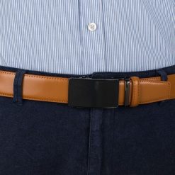 Pasek męski skórzany 3,5 cm klamra automatyczna Beltimore camelowy 03-543 : Kolory - brązowy, beżowy, Rozmiar pasków - r.110-125 cm. Brązowe paski damskie bez wzorów, ze skóry, wizytowe. Za 64.99 zł.