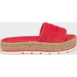 Gant - Klapki Cape Coral. Pomarańczowe klapki damskie GANT, bez wzorów, z materiału, bez obcasa, na obcasie. W wyprzedaży za 299.90 zł.