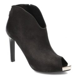 Czarne Botki Carinii Modne Damskie Buty Na Obcasie. Czarne botki damskie Carinii, na wiosnę, z nubiku, z otwartym noskiem, bez obcasa, na obcasie, bez zapięcia. Za 299.00 zł.