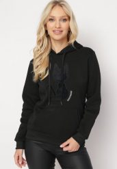 Czarna Bluza Wkładana Przez Głowę z Nadrukiem Czarnego Kota Ilio. Czarne bluzy damskie Born2be, xl, bez wzorów, bez kaptura. Za 39.99 zł.