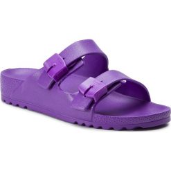 Klapki SCHOLL - Bahia F26924 1064 Violet. Fioletowe klapki damskie Scholl, bez wzorów, z materiału, bez obcasa, bez zapięcia. W wyprzedaży za 99.00 zł.