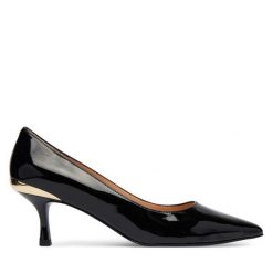 Czółenka LOVE MOSCHINO. Czarne czółenka damskie Love Moschino, bez wzorów, bez obcasa, bez zapięcia. Za 939.99 zł.