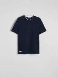 T-shirt regular z kontrastową lamówką - granatowy. Niebieskie t-shirty męskie Reserved, l, bez wzorów, z bawełny, bez kołnierzyka. W wyprzedaży za 59.99 zł.