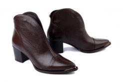 BOCCATO 8031 F75 brązowy, botki damskie. Brązowe botki damskie Boccato, ze skóry, bez obcasa, na obcasie, bez zapięcia. Za 453.81 zł.