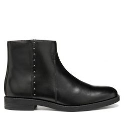 Botki Geox. Czarne botki damskie Geox, bez obcasa, na płaskiej podeszwie, bez zapięcia. Za 549.99 zł.