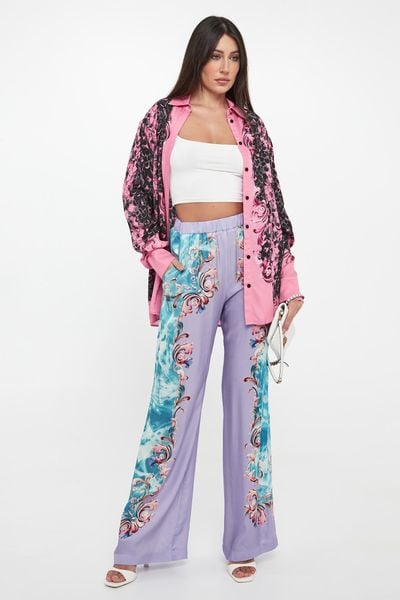 Spodnie damskie ze wzorem VERSACE JEANS COUTURE. Jeansy damskie Versace Jeans Couture, bez wzorów, z jeansu. W wyprzedaży za 1,383.20 zł.