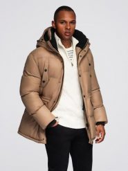 Długa męska kurtka puffer z zapinanymi kieszeniami – brązowa V2 - Rozmiar: XXL. Brązowe kurtki męskie Ombre Clothing, m, z aplikacjami, z materiału. W wyprzedaży za 249.99 zł.