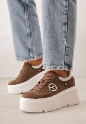 Jasnobrązowe Sneakersy Vices na Grubej Podeszwie z Metaliczną Ozdobą Tatorelis. Brązowe obuwie sportowe damskie Born2be, z aplikacjami, z jeansu. Za 129.99 zł.