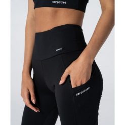 Legginsy z kieszeniami Libra czarne. Czarne legginsy damskie Carpatree, l, bez wzorów, z elastanu. Za 263.50 zł.