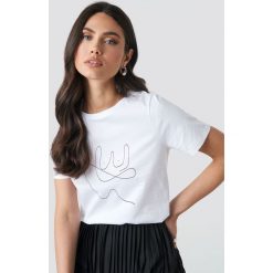 NA-KD Line T-shirt - White. T-shirty damskie marki NA-KD. Za 80.95 zł.
