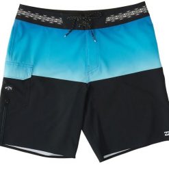 Szorty kąpielowe męskie Billabong Fifty50 Pro. Niebieskie krótkie spodenki sportowe męskie Billabong, m, bez wzorów, z elastanu, żeglarskie. Za 149.99 zł.