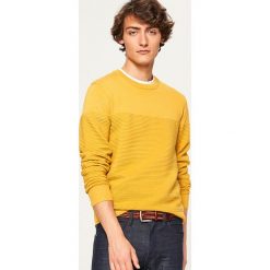 Prążkowany sweter - Żółty. Żółte swetry przez głowę męskie marki Reserved, prążkowane. Za 119.99 zł.