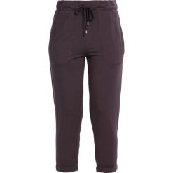 Juvia CROPPED PANT PLAIN Spodnie treningowe plum. Spodnie sportowe damskie Juvia, z dresówki. Za 499.00 zł.