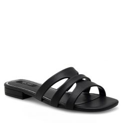 Klapki Nine West. Czarne klapki damskie Nine West, bez wzorów, bez obcasa. Za 107.99 zł.