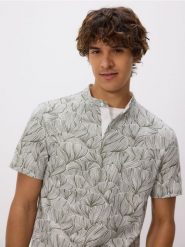 Koszulka polo regular ze wzorem - złamana biel. Koszulki polo męskie Reserved, l, bez wzorów, z bawełny, bez ramiączek. W wyprzedaży za 39.99 zł.
