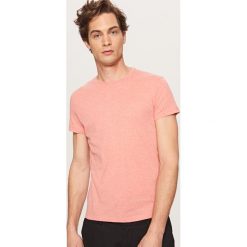 Melanżowy T-shirt BASIC - Pomarańczo. Różowe t-shirty męskie marki Reserved. Za 19.99 zł.