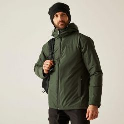 Kurtka męska zimowa ocieplana Thornridge. Zielone kurtki sportowe męskie Regatta, na zimę, m, bez wzorów, z puchu, trekkingowe. W wyprzedaży za 249.99 zł.