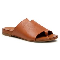 Japonki Piazza. Brązowe klapki damskie Piazza, bez wzorów, bez obcasa. Za 349.99 zł.