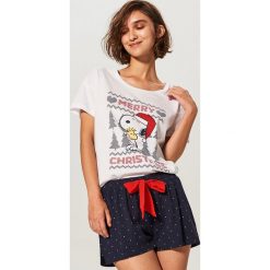 Dwuczęściowa piżama Snoopy - Kremowy. Białe piżamy damskie Reserved. Za 59.99 zł.
