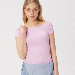 T-shirt off shoulder - Fioletowy. T-shirty damskie marki Sinsay. Za 14.99 zł.