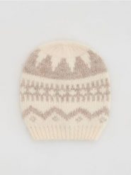 Wzorzysta czapka beanie - kremowy. Białe czapki i kapelusze damskie Reserved, bez wzorów. Za 59.99 zł.